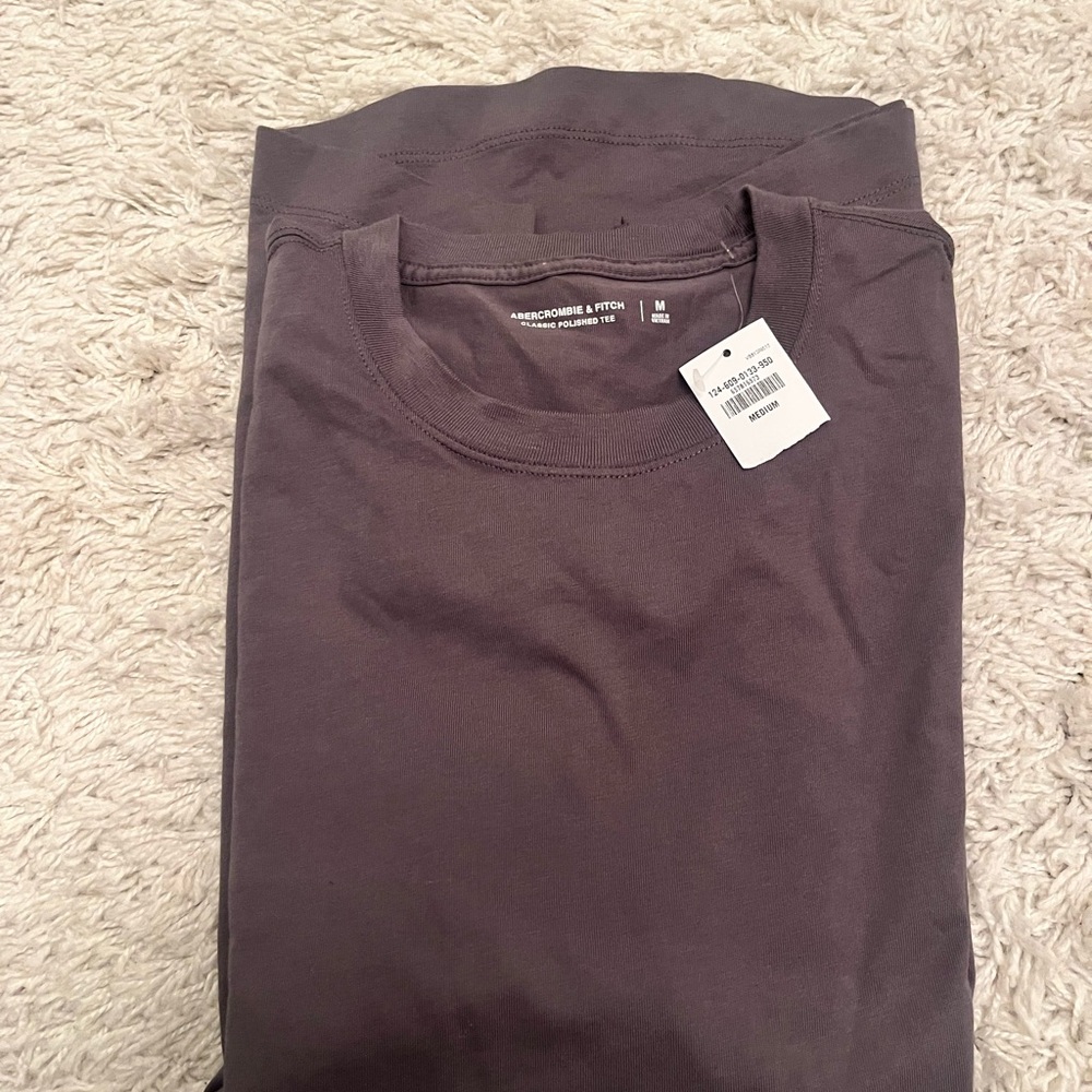 Abercrombie & Fitch Men's Dark Gray Long Sleeve Tee